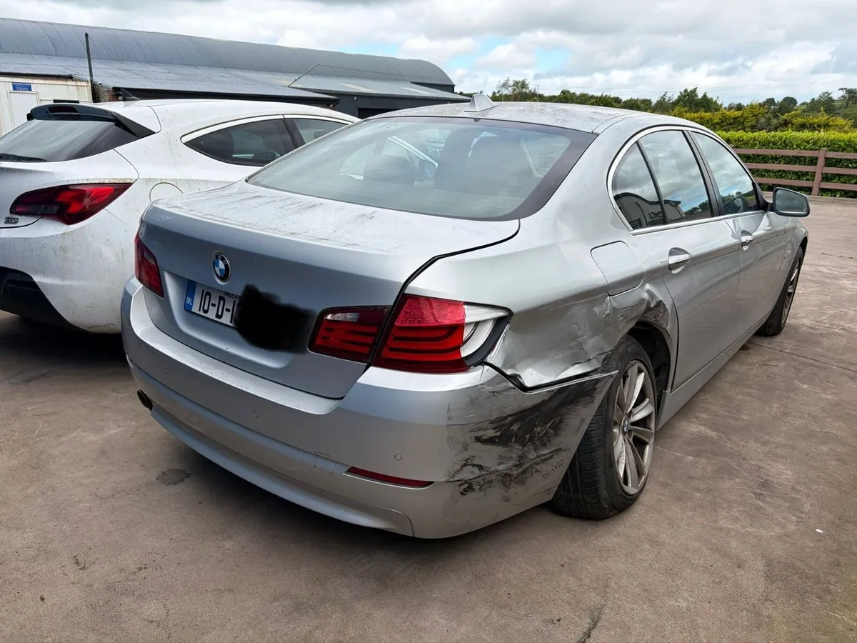 2010 BMW 528i - Image 3