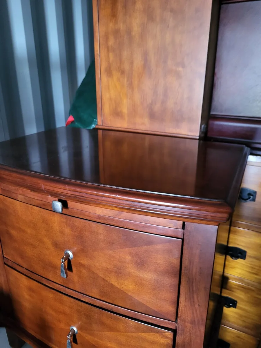 Bedside Lockers x4 - Image 2