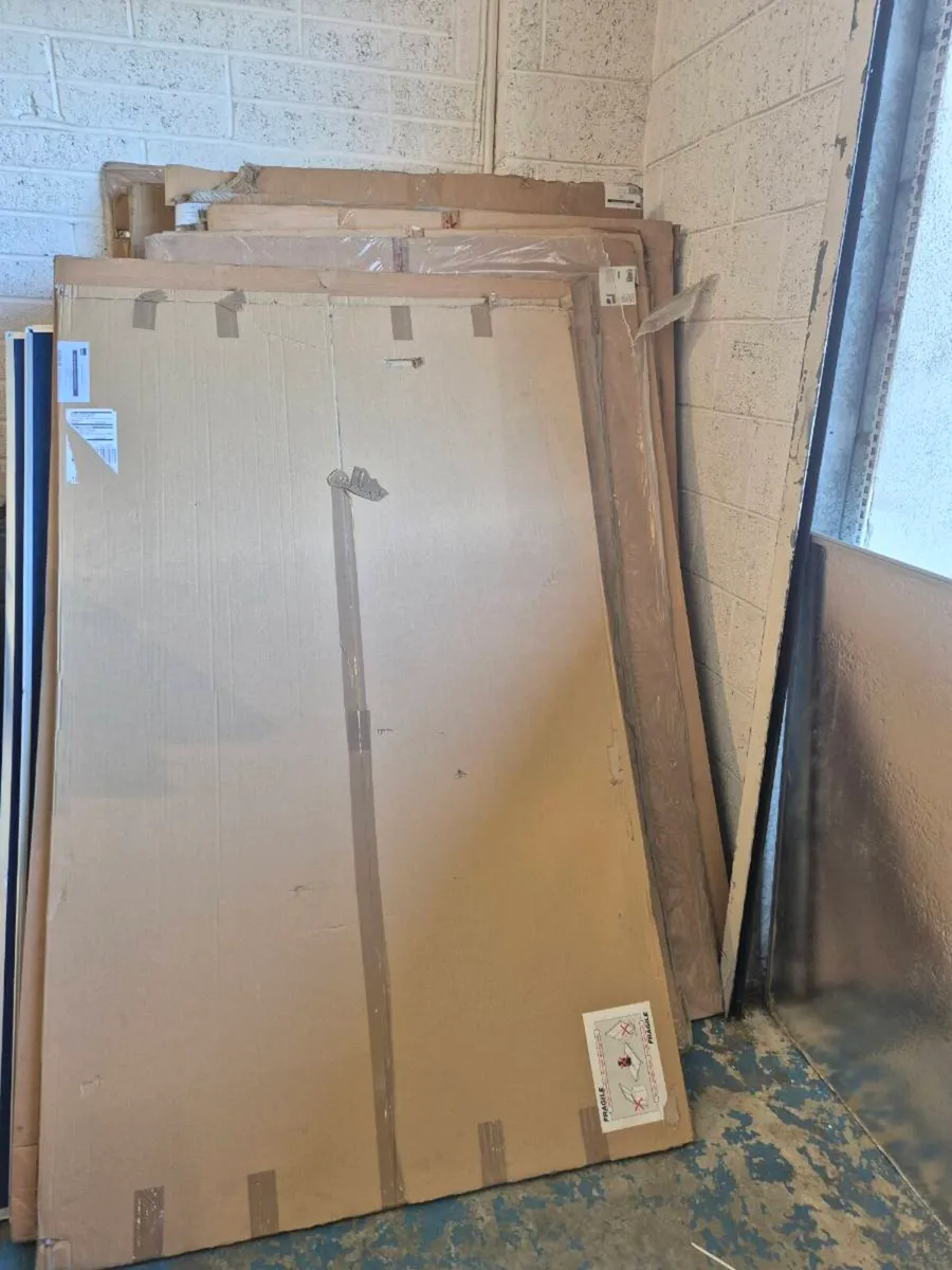 Drywipe and notice boards - Image 1