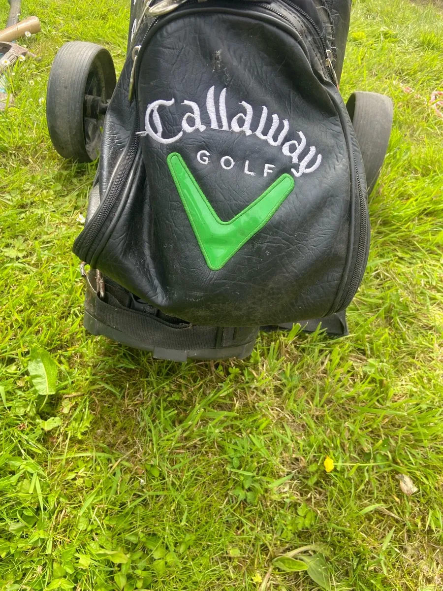 Call away golf clubs and caddy set. - Image 1