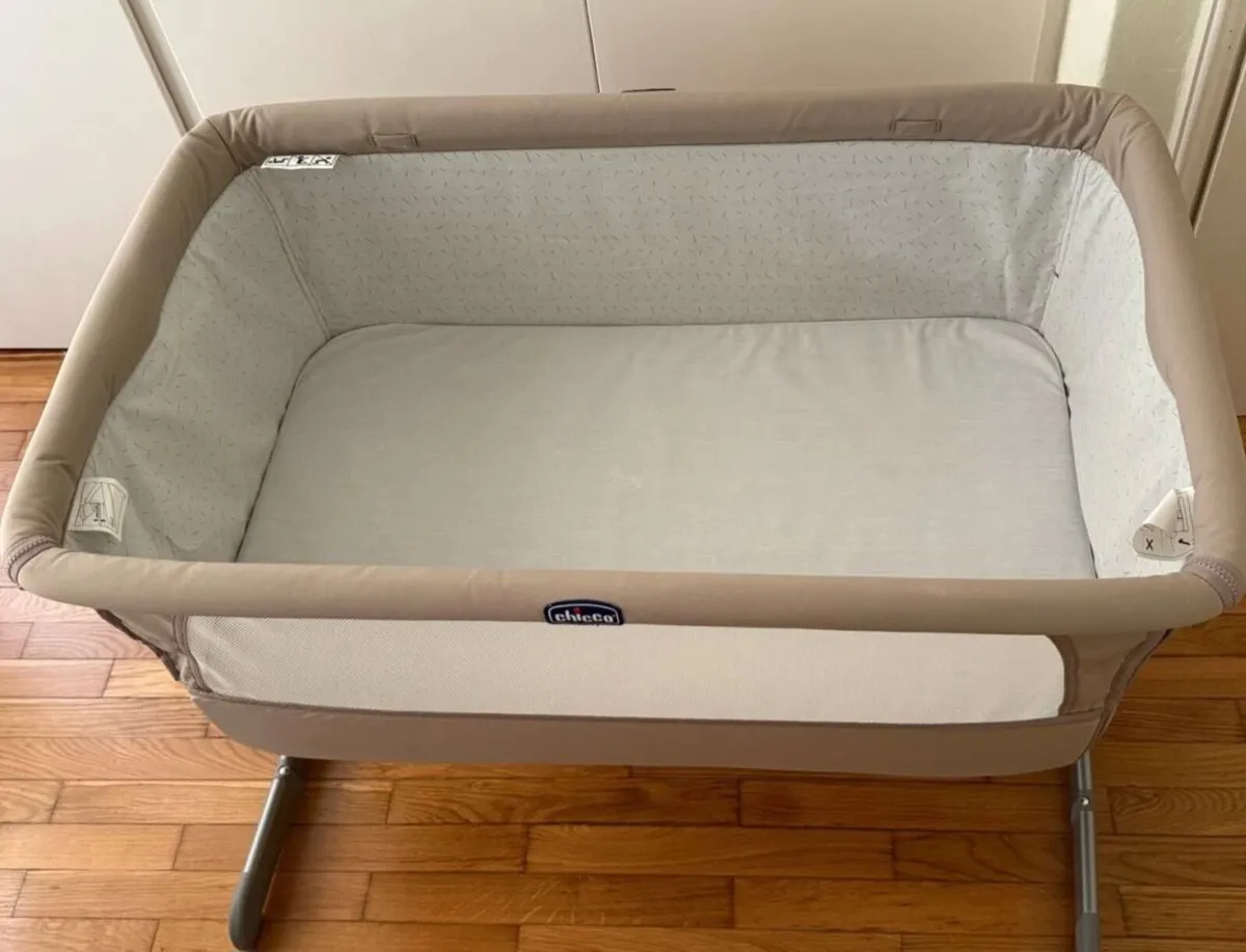 Chicco bedside crib - Image 2
