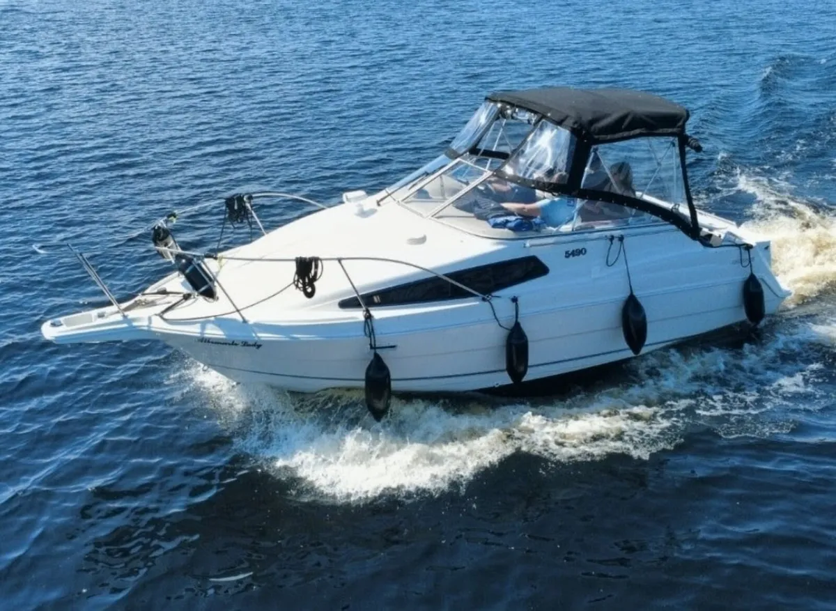 Bayliner 2655 cierra cuddy cabin sports cruiser - Image 1