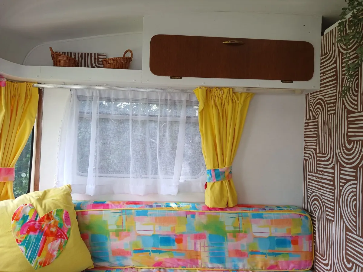 Vintage Viking Fibreline Caravan 2 berth - Image 3