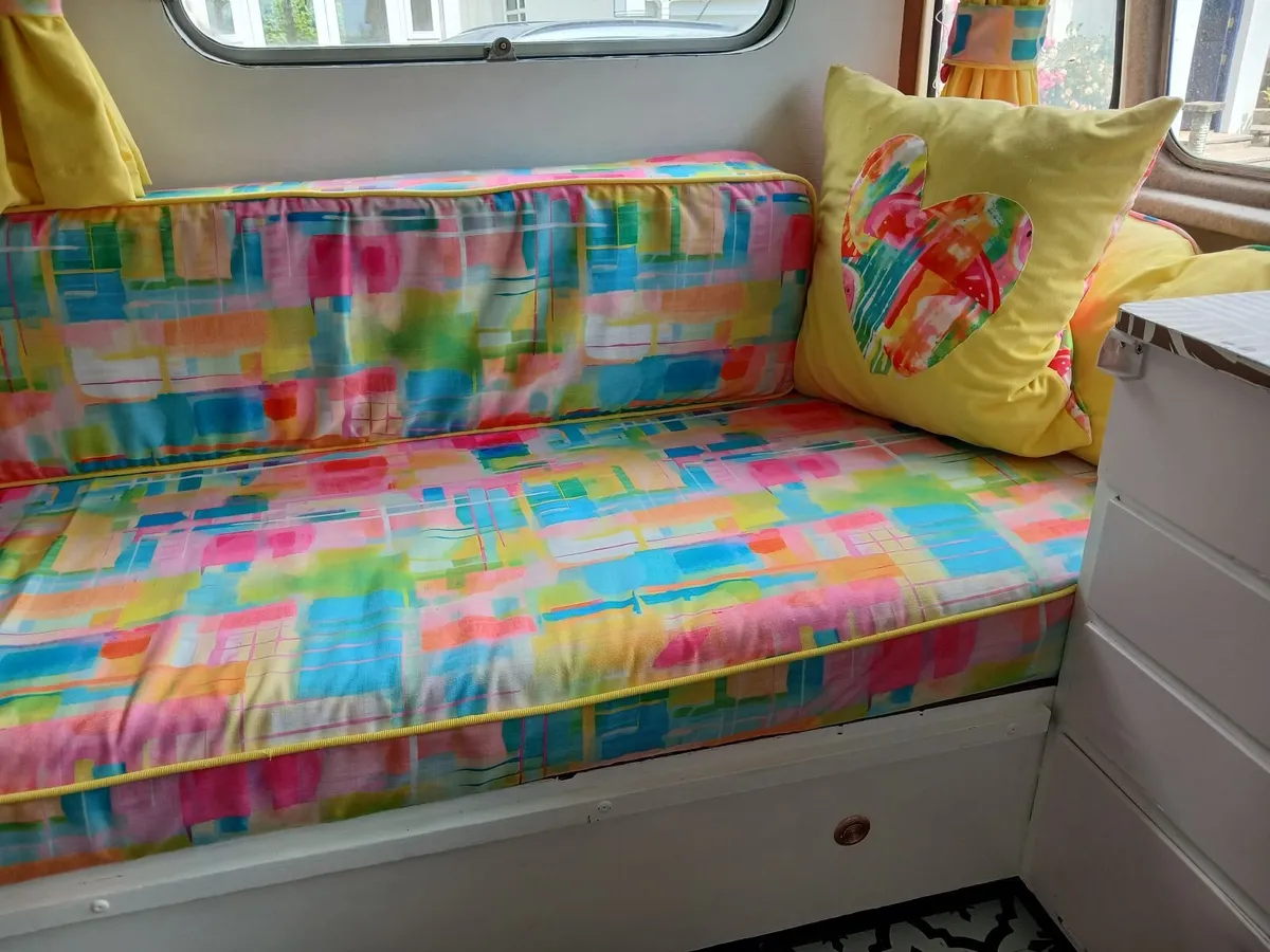 Vintage Viking Fibreline Caravan 2 berth - Image 4