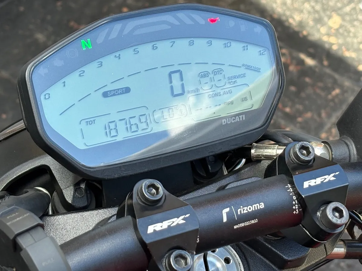DUCATI MONSTER 821 - Image 4