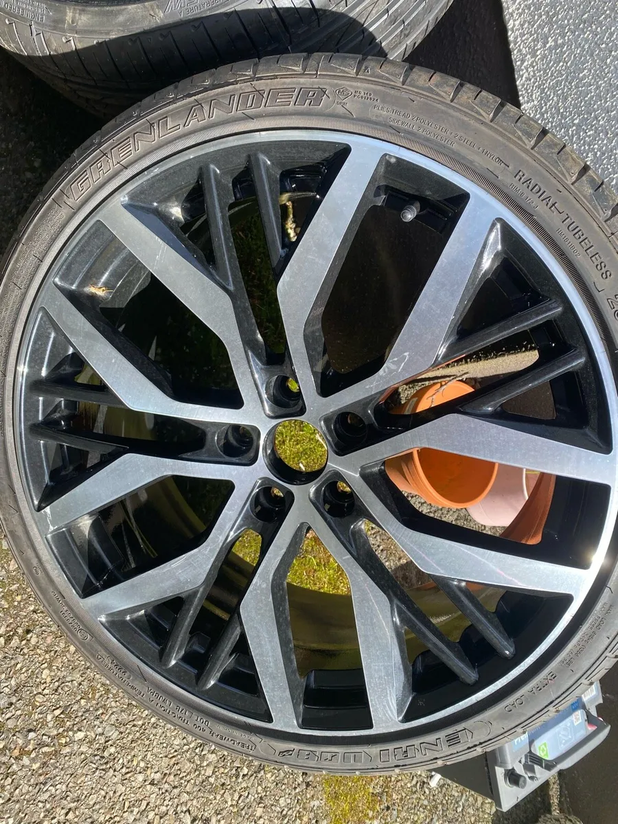 VW Santiago 19” Alloy Wheels - Image 2