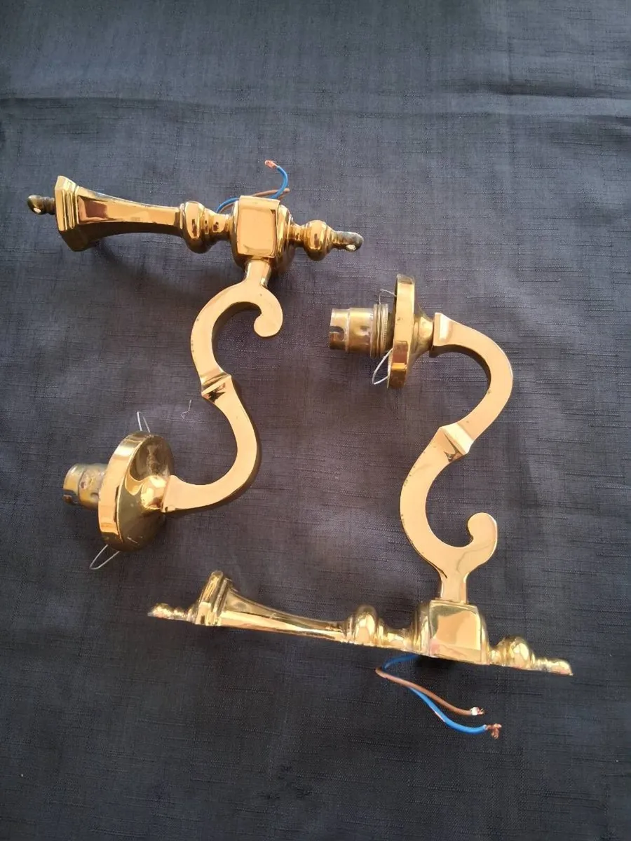 5 Arm Brass Chandelier & 2 Wall Lights - Image 2