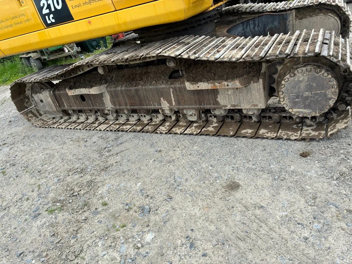 2016 Komatsu 210 - Image 3