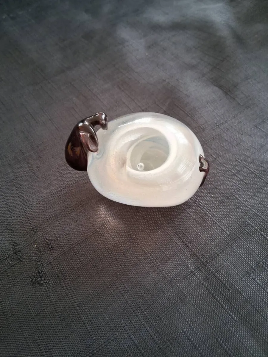 Kerry Glass Sheep Paperweight - Image 1