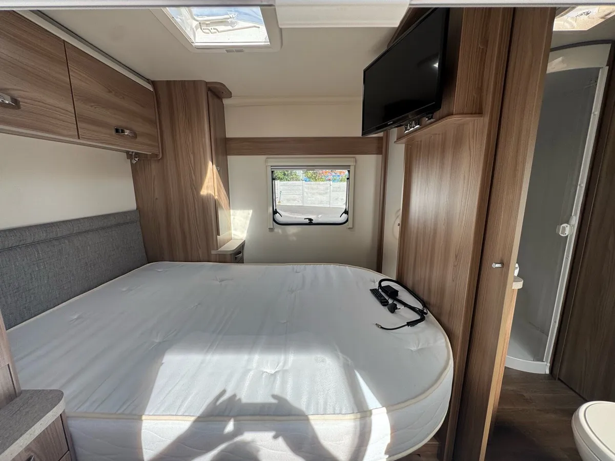 2017 Swift Sprite Major 4EB- Like New ! - Image 3