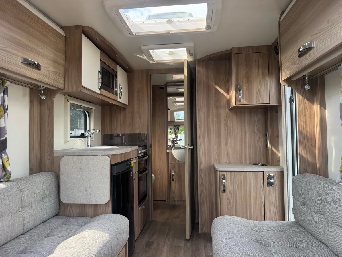 2017 Swift Sprite Major 4EB- Like New ! - Image 2