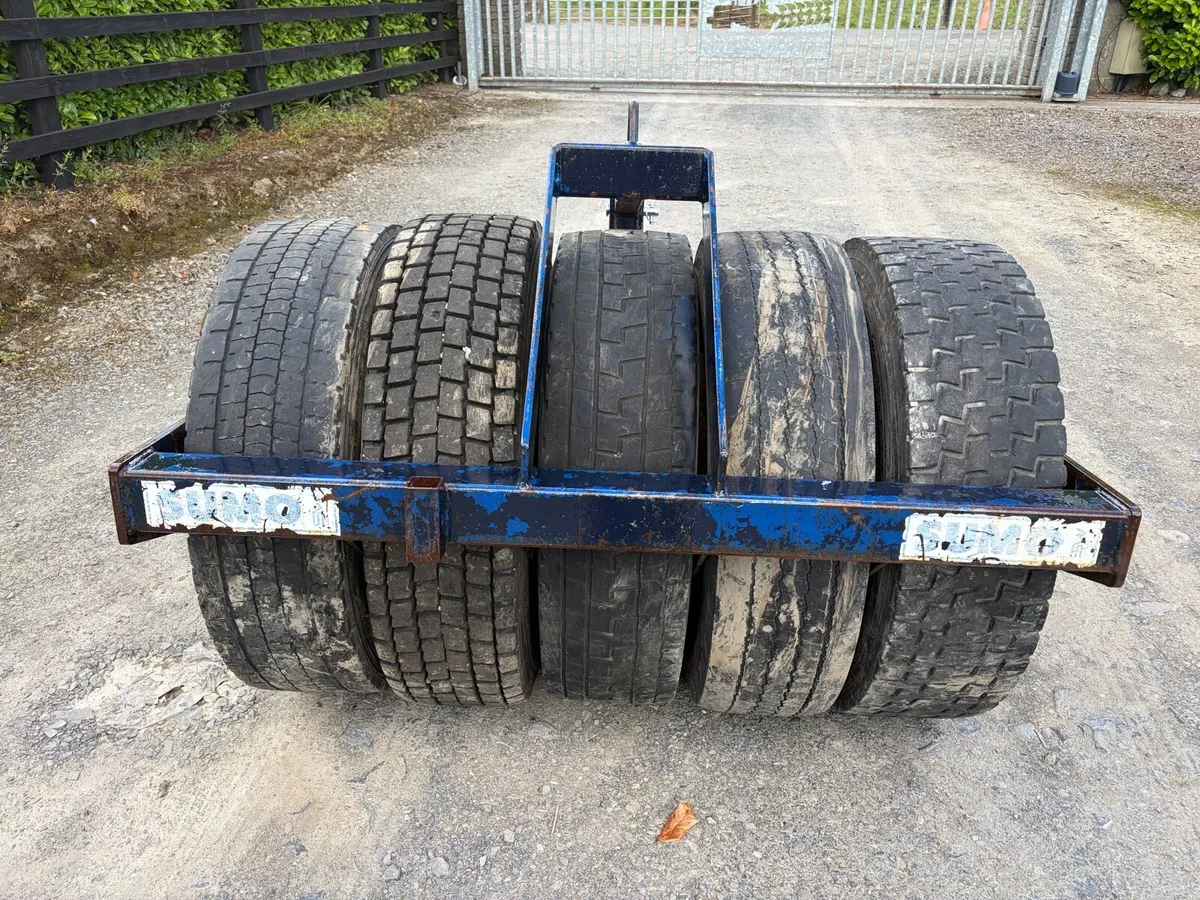 Sumo tyre packer - Image 2