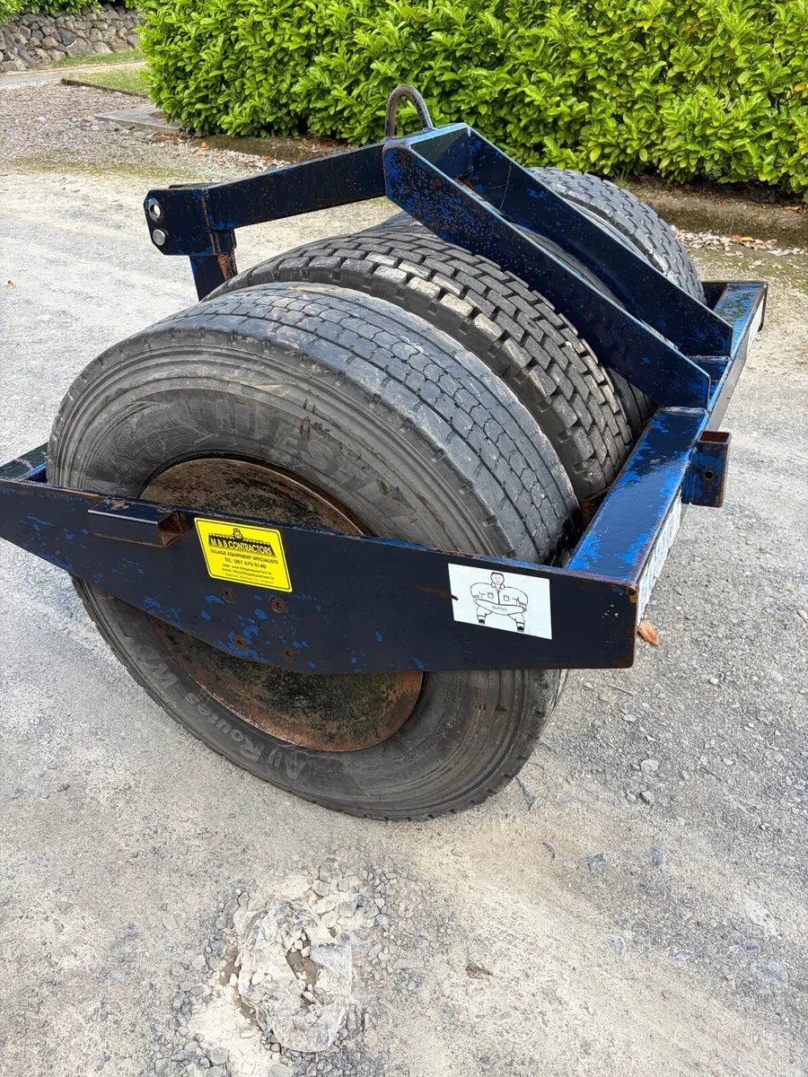 Sumo tyre packer - Image 3