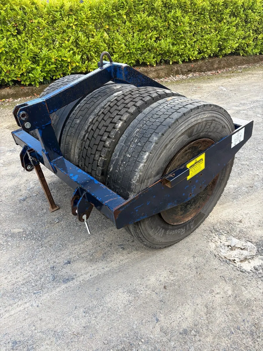 Sumo tyre packer - Image 4