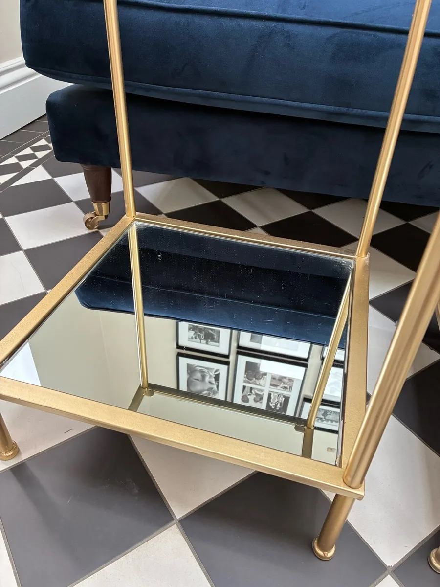 Pair of End Tables. - Image 2