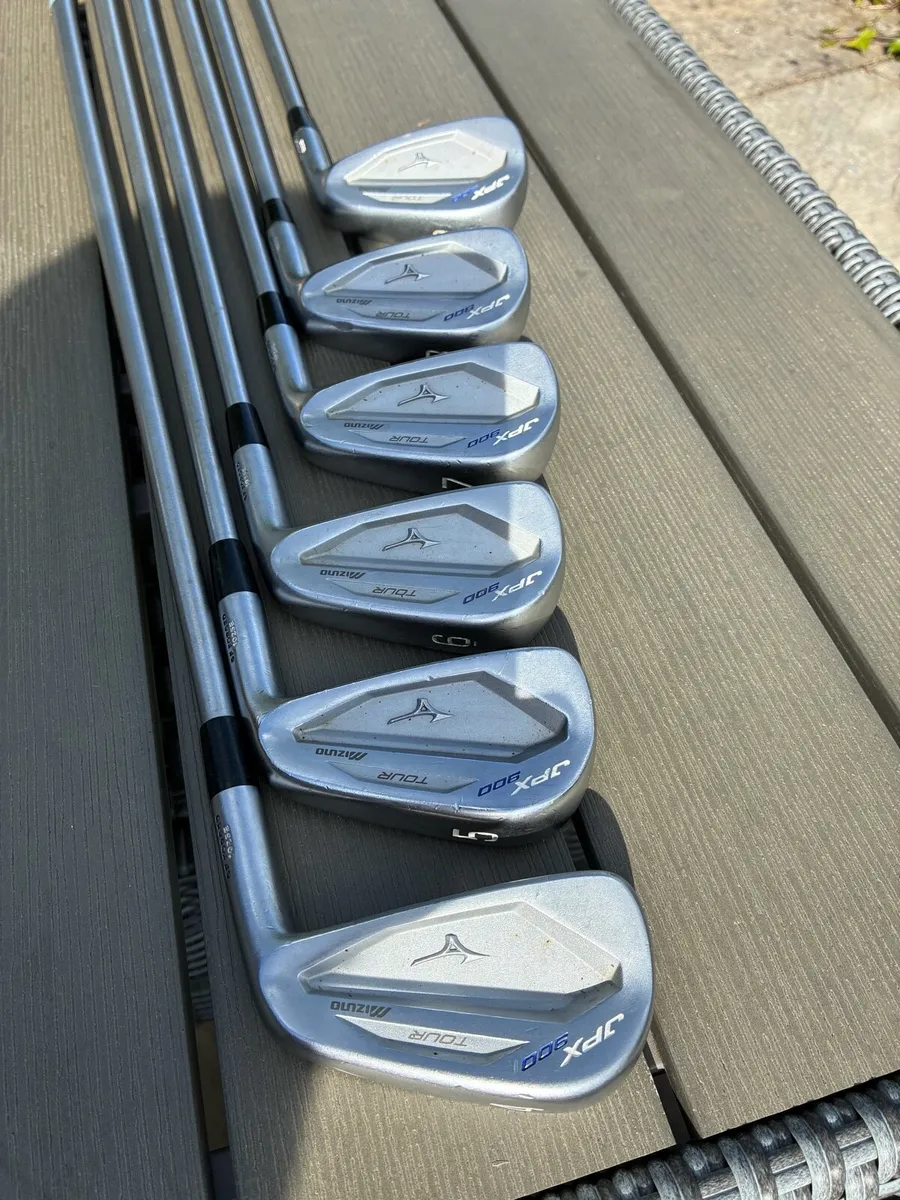 Mizuno JPX 900 Tour Irons - Image 1
