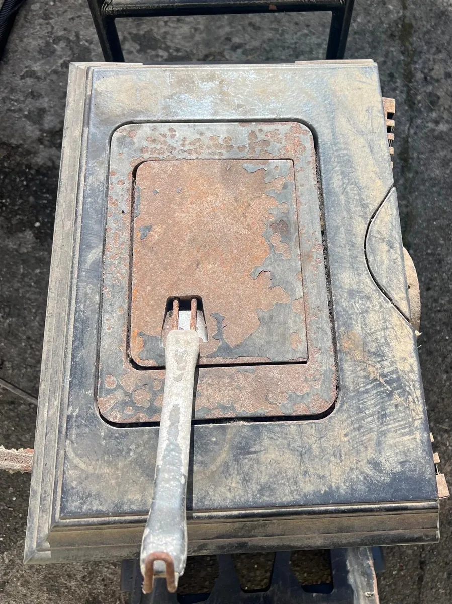 Small Stove - Image 3