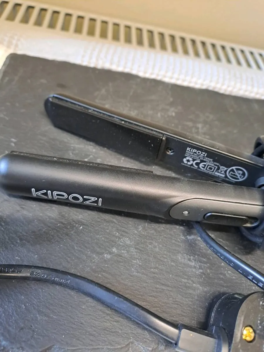 Kipozi Mini Hair Straightener – Travel Size - Image 2