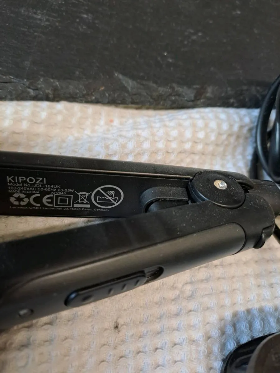 Kipozi Mini Hair Straightener – Travel Size - Image 4