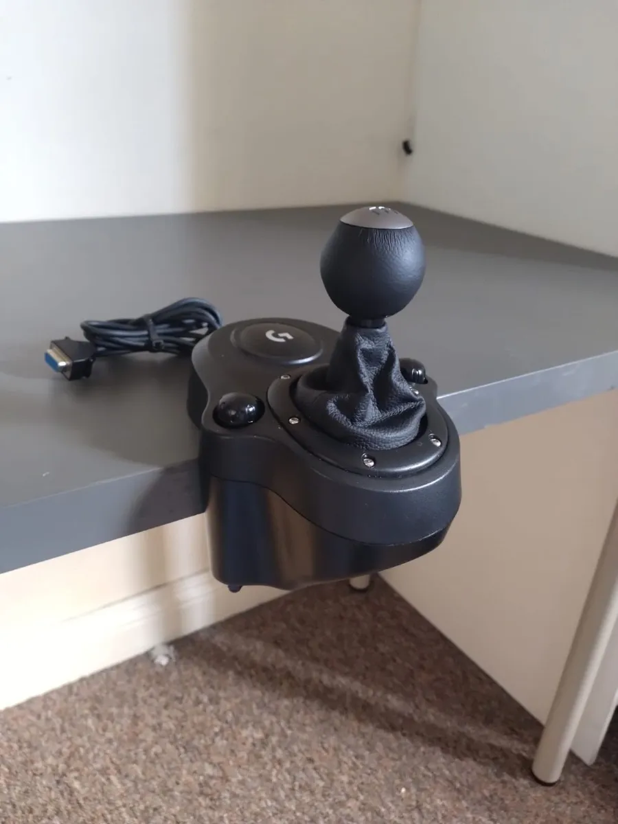 Wheel & Pedals AND Shifter - PERFECT CONDITION - Image 4