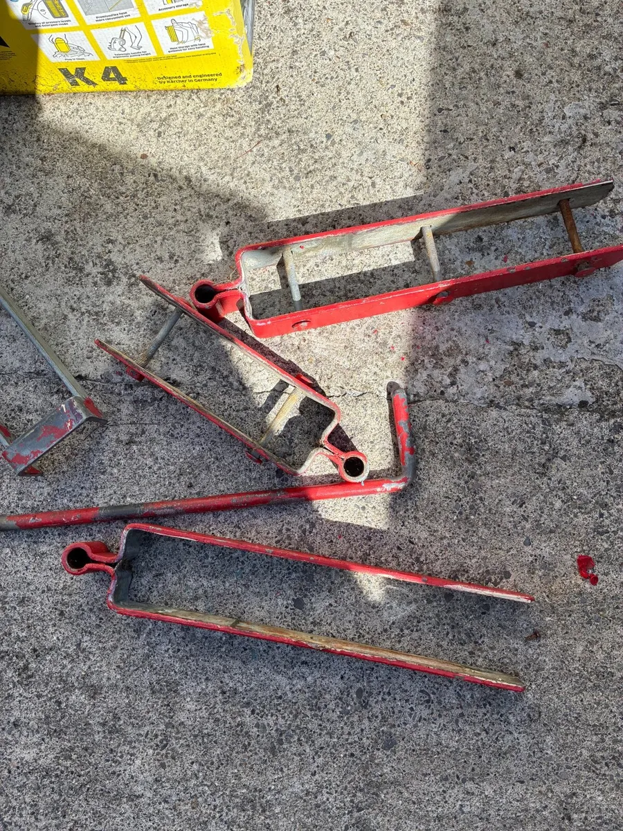 Gate hinges - Image 1