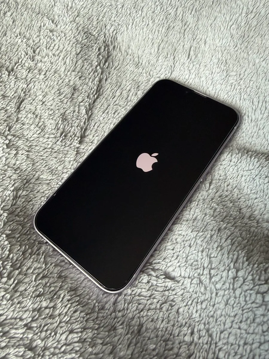 Lilac iPhone 14 - Mint Condition - Unlocked - Image 3
