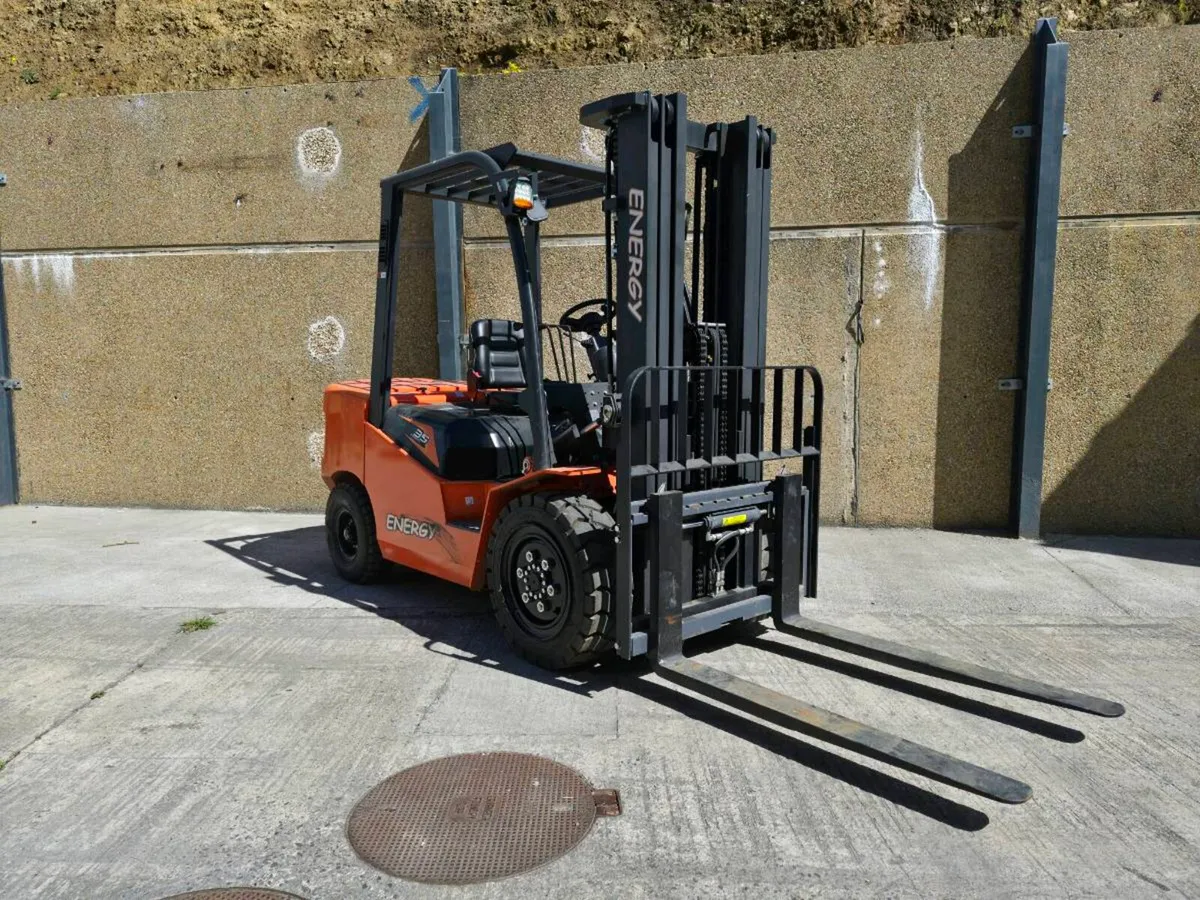 3.5 Tonne Forklift BIG SPEC - Image 1