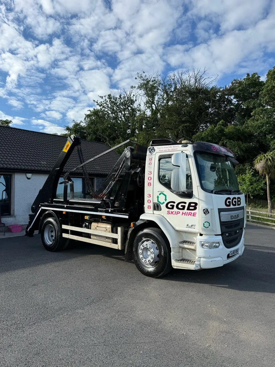 Daf lf55 250bhp auto 2015 chain loader skips - Image 1