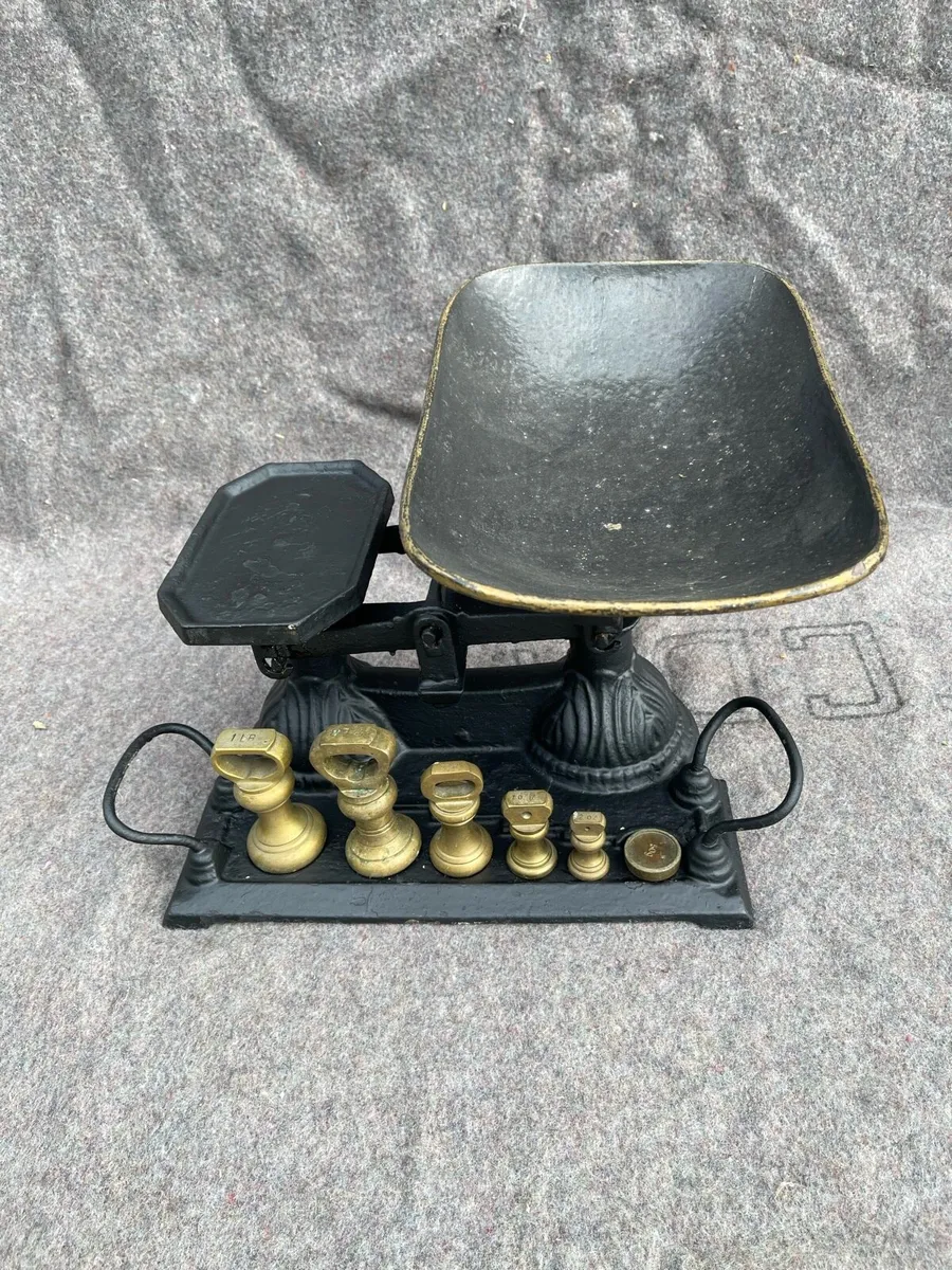 Antique weighting scales and weights - Image 1
