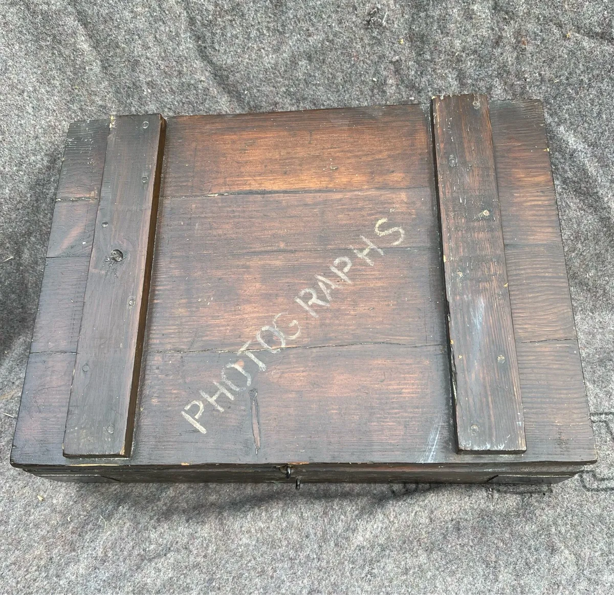 Antique photo box - Image 1