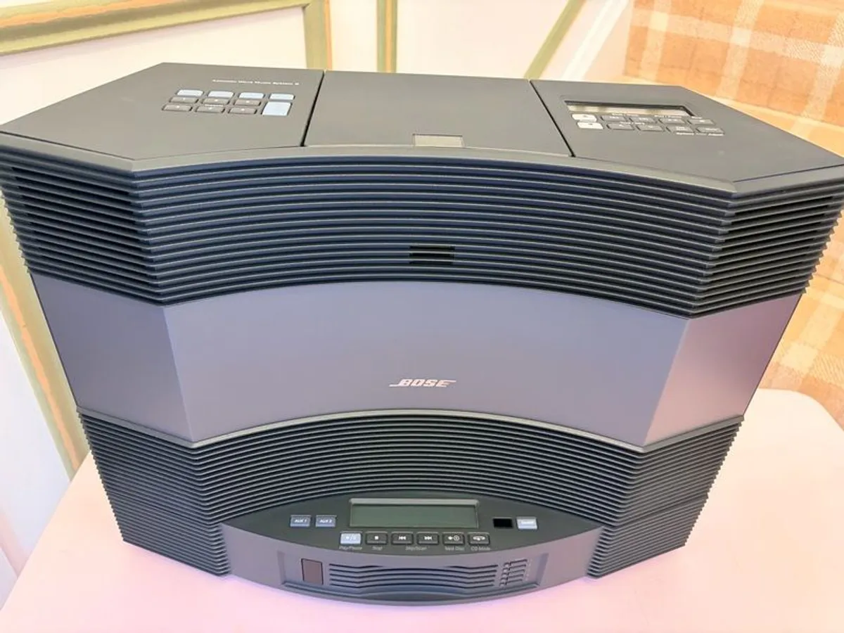 Bose Acoustic Wave and Multi-play CD Player - Image 1