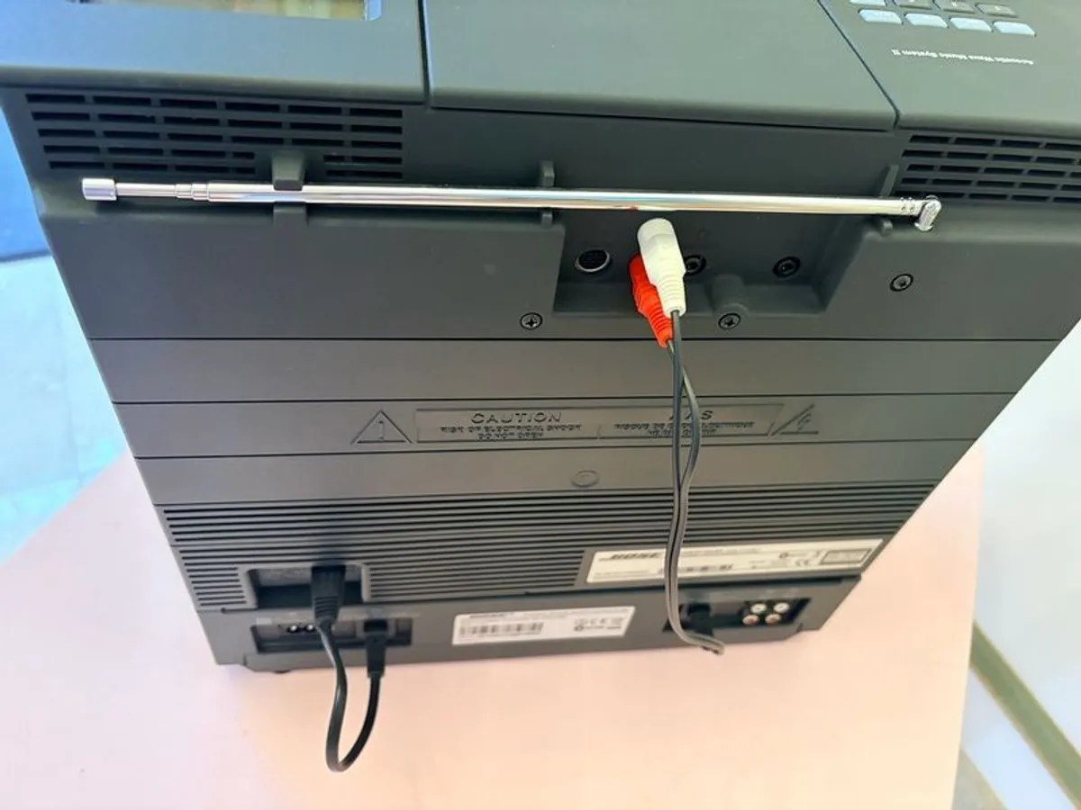Bose Acoustic Wave and Multi-play CD Player - Image 4