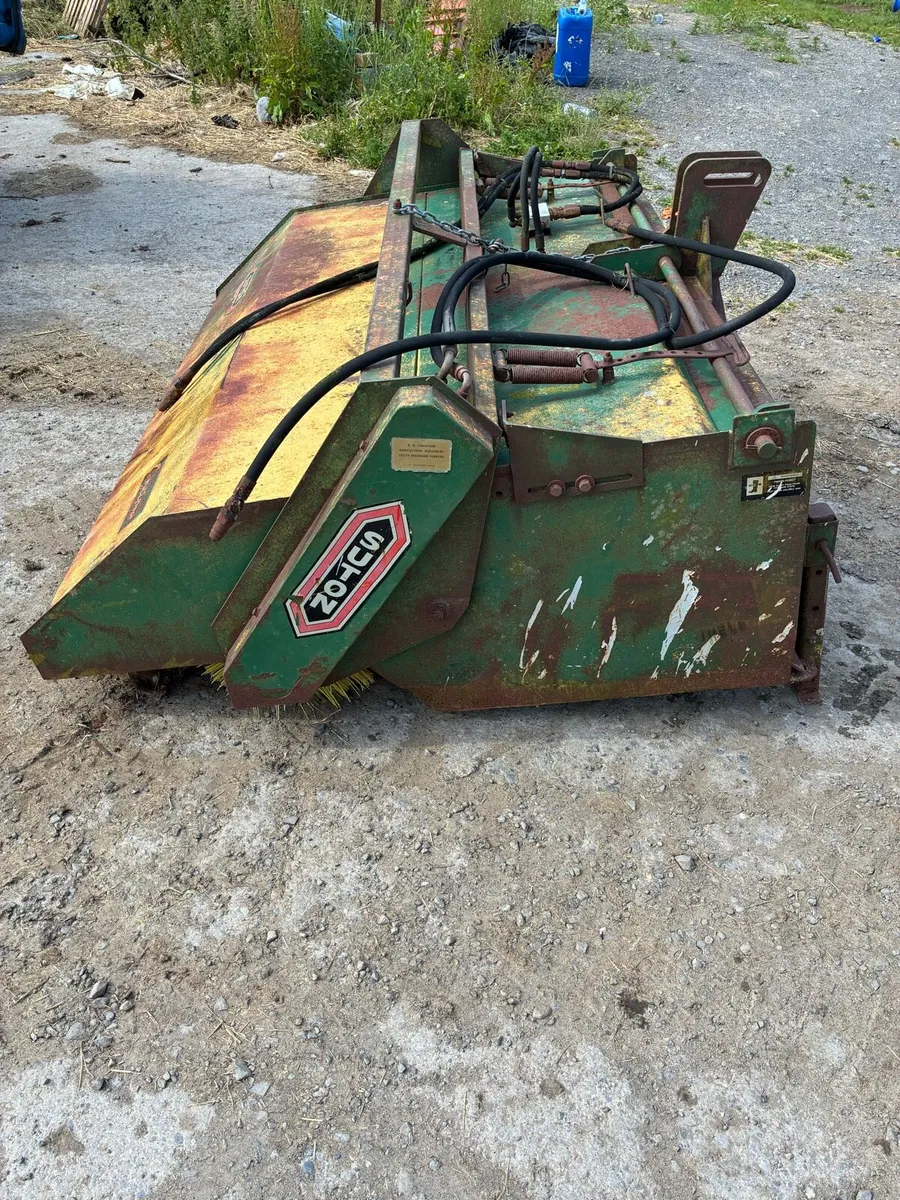 Road sweeper - Image 2