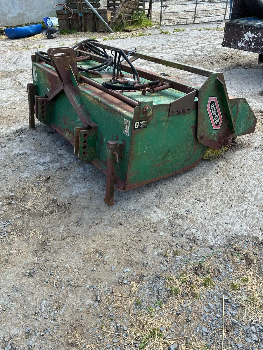 Road sweeper - Image 3