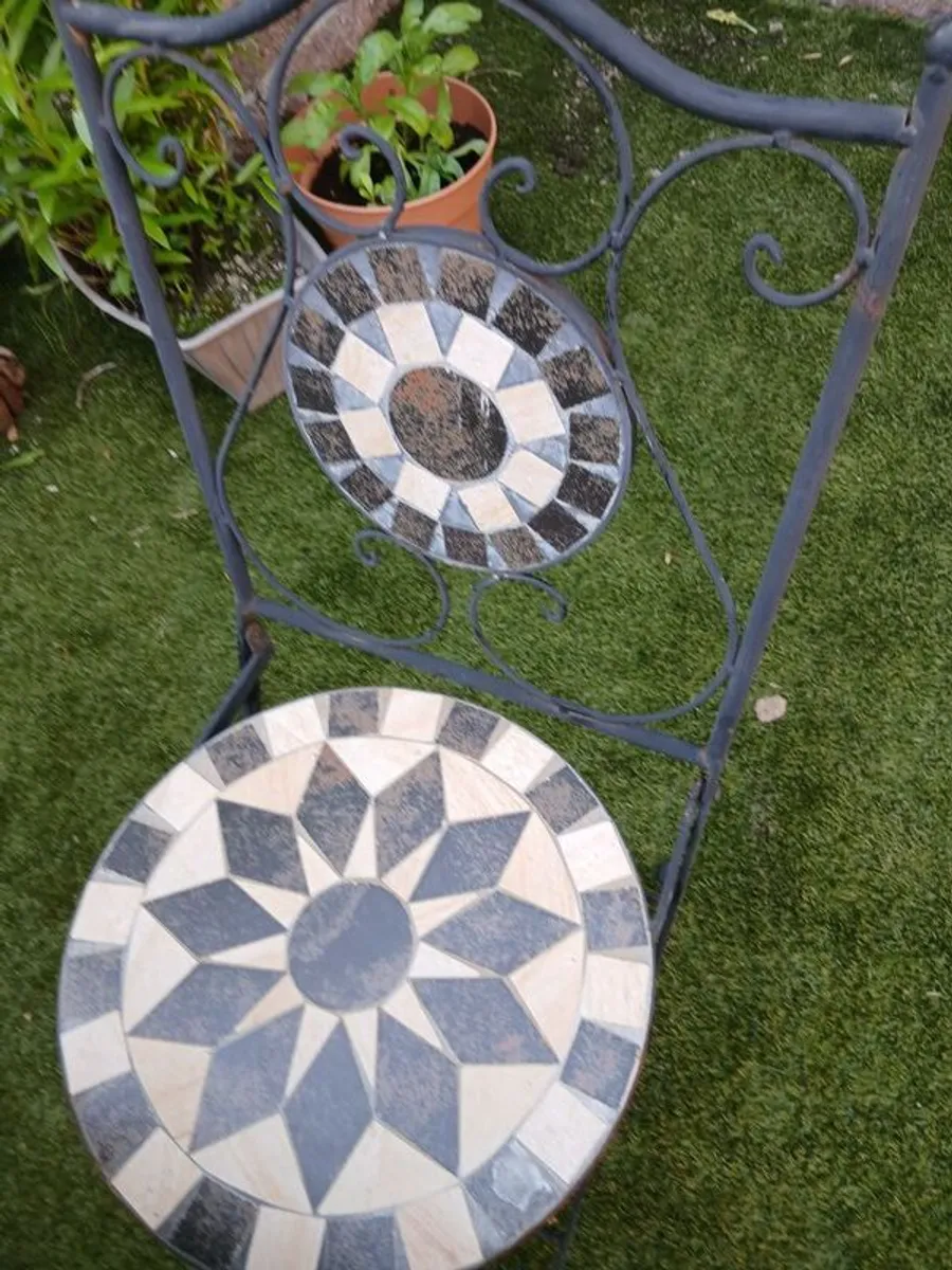 Garden table and 4 chairs - Image 3