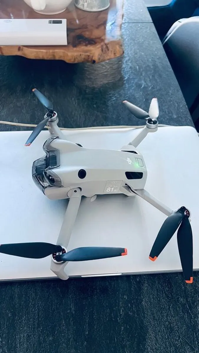 Drone DJI Mini Pro Fly Combo - Image 1