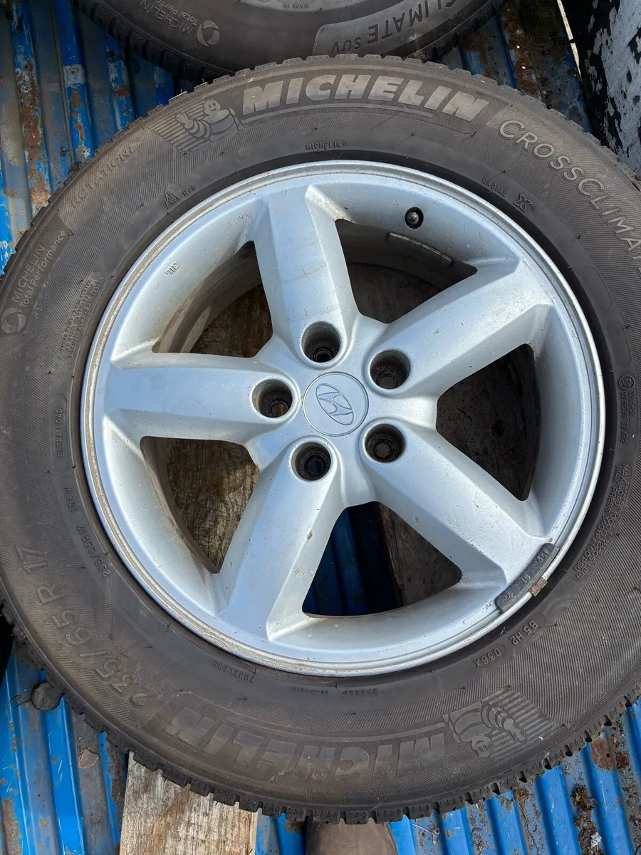 Hyundai 17’ Alloy wheels - Image 3