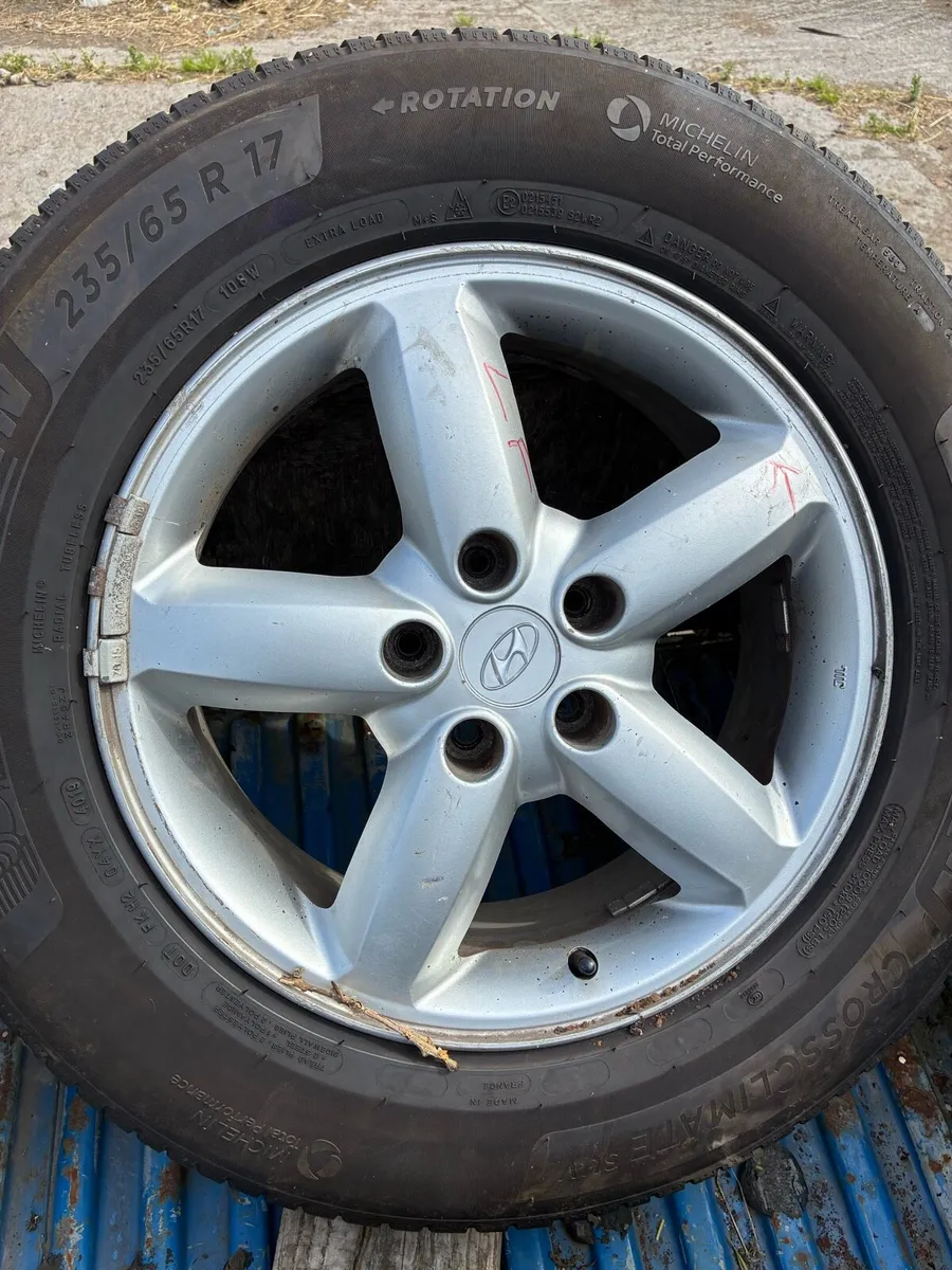 Hyundai 17’ Alloy wheels - Image 4