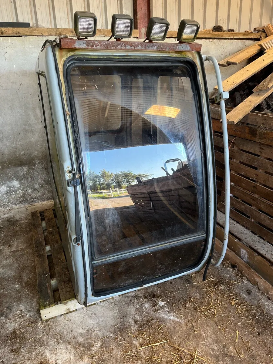 Hitachi cab - Image 2