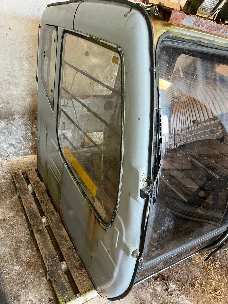 Hitachi cab - Image 3