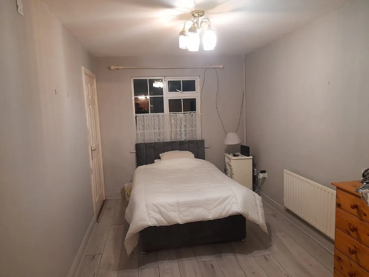 Room for rent - Image 1