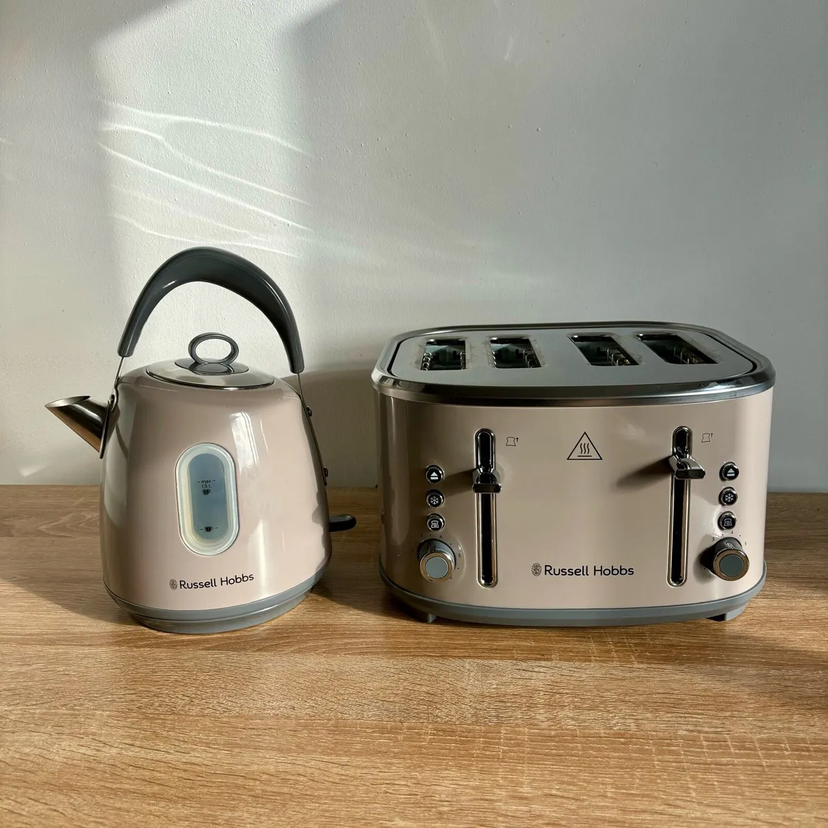 Toaster and Kettle Set - Image 1