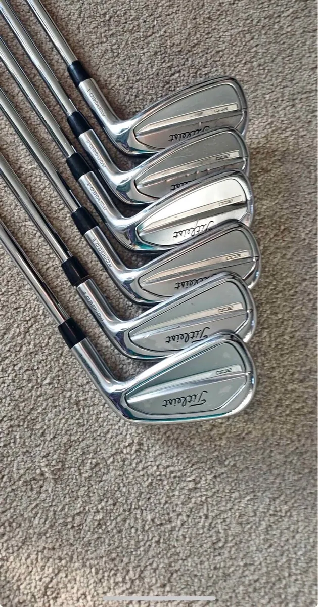 Titleist T200 5-PW 2023 - Image 1