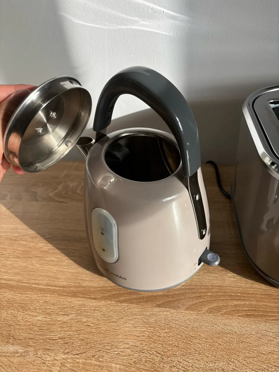 Toaster and Kettle Set - Image 3