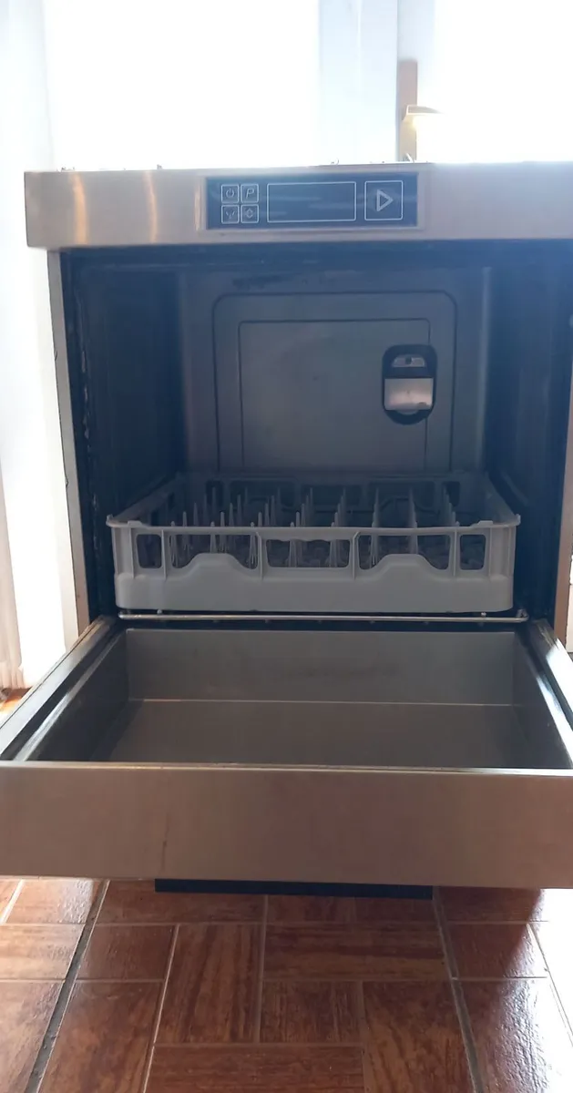 Dish washer - Image 2