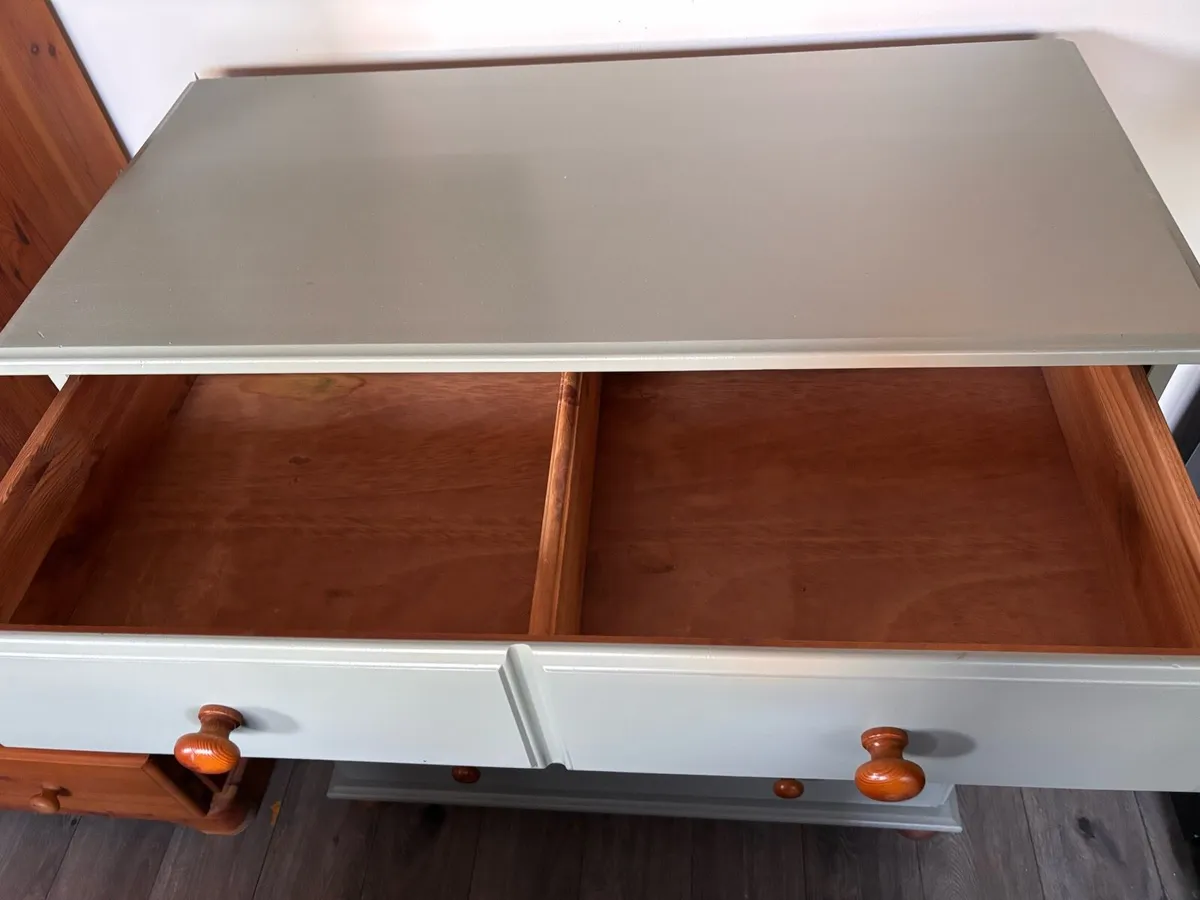 Grey chest of drawers - Image 2