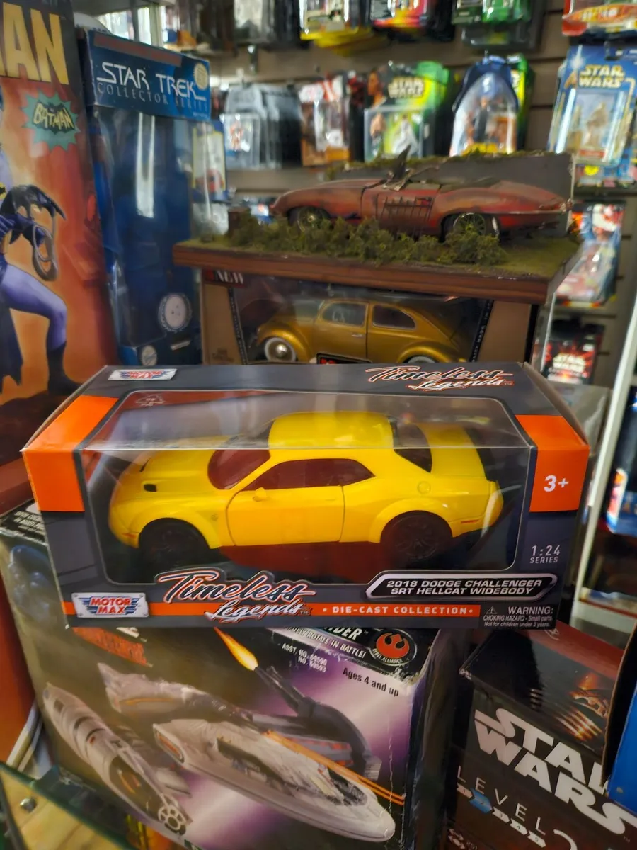 Corgi Motormax Dodge Challenger - Image 2