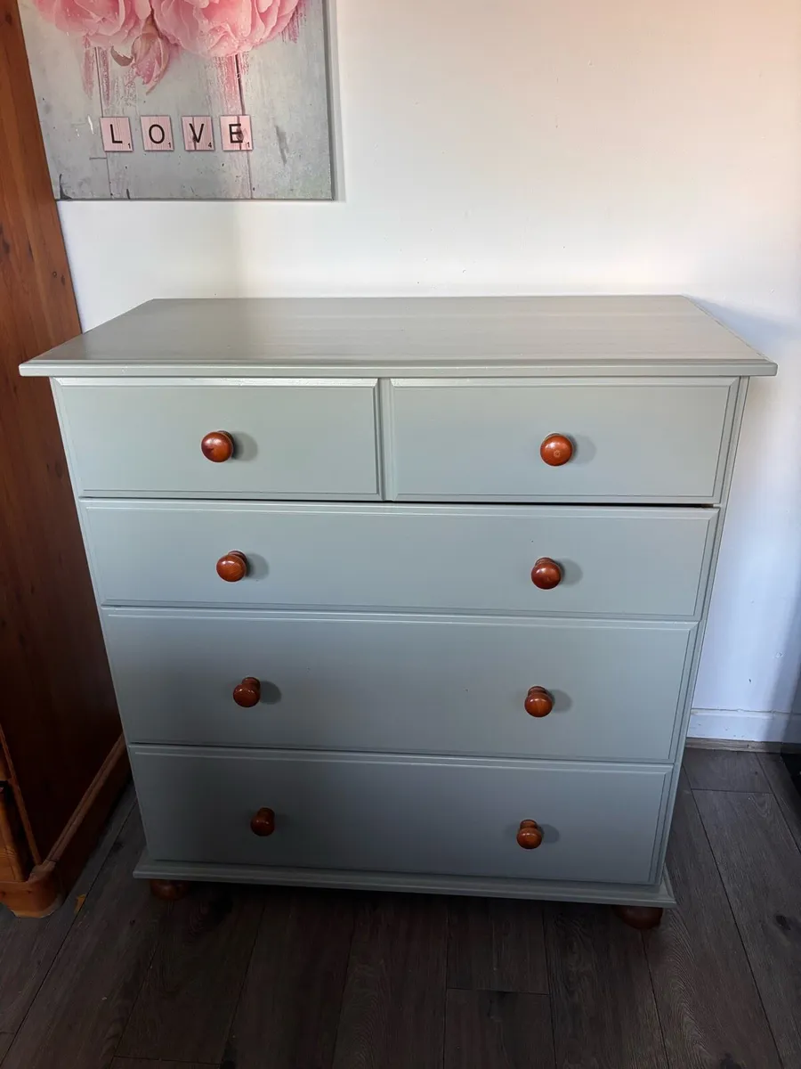 Grey chest of drawers - Image 1