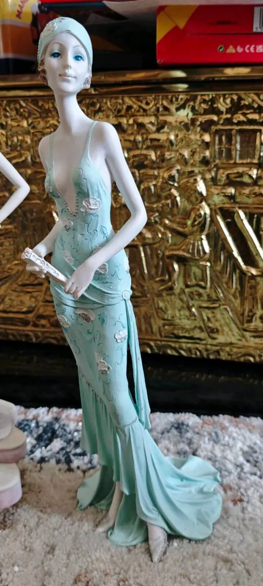 Statue - Image 2