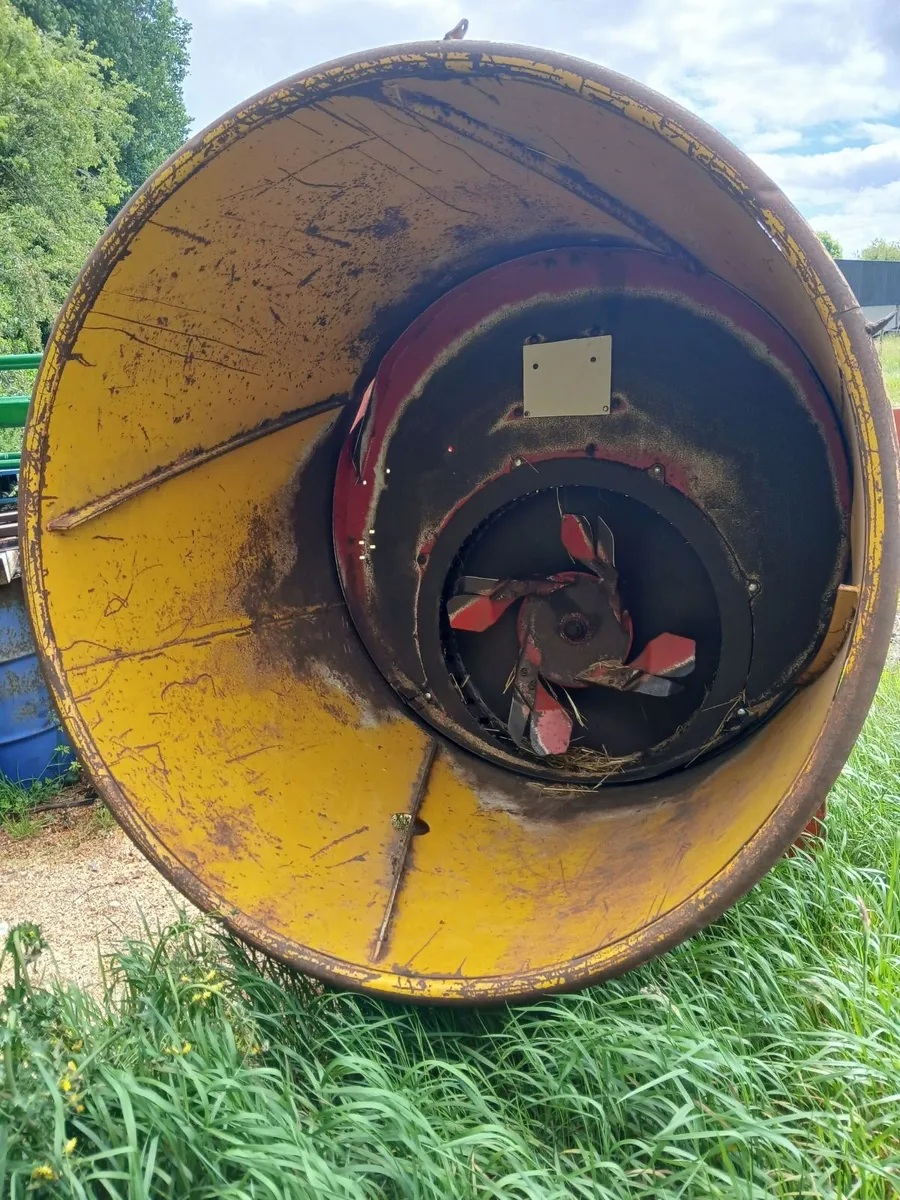 Teagle 404 round bale shredder - Image 4